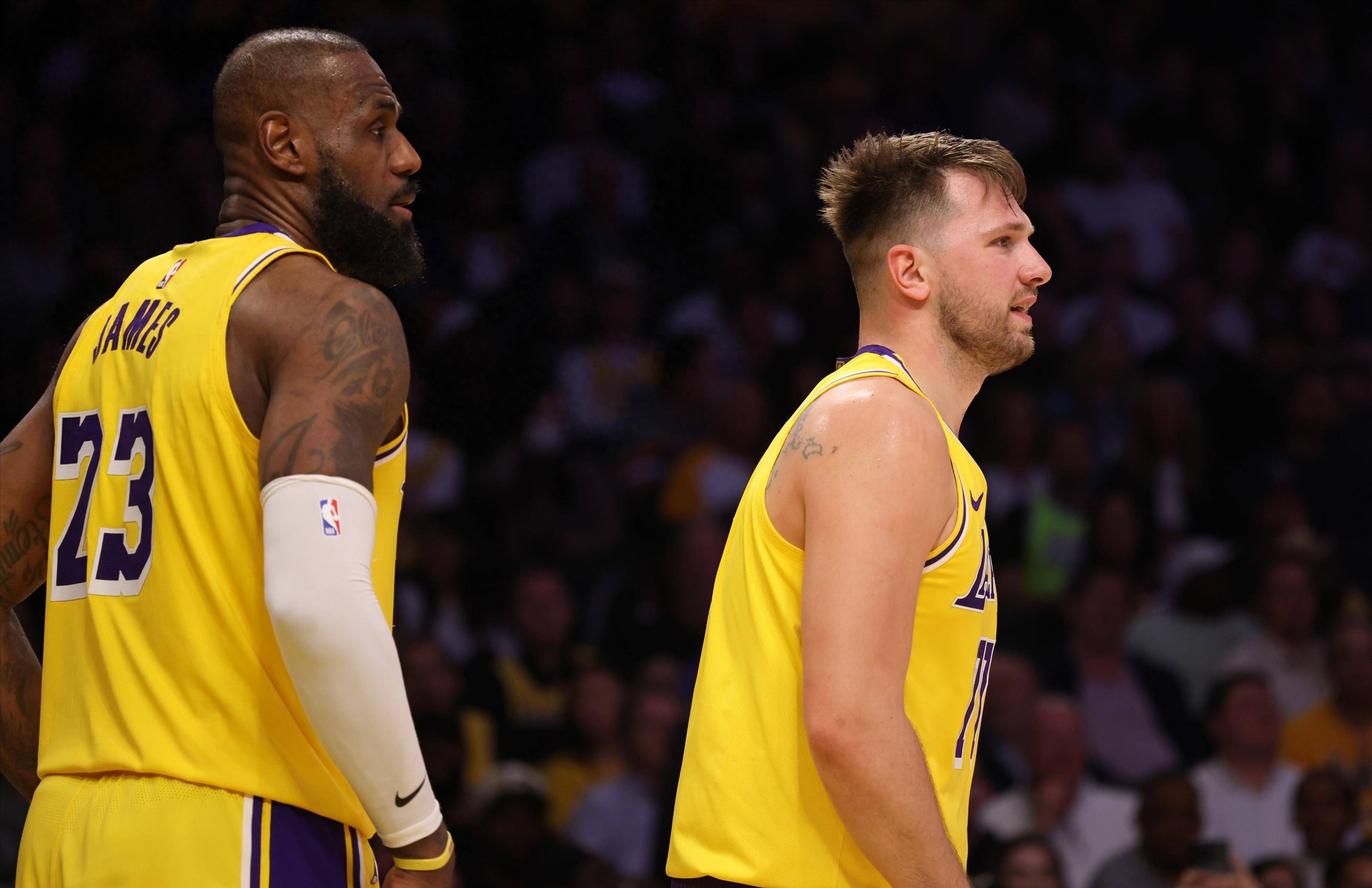 九游体育-德甲倒计时，洛杉矶湖人赛后回应争议，细节引发关注，信心回归，身体对抗强度拉满的简单介绍