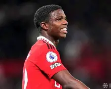 九游体育入口-这也行？西亚卡姆在曼联比赛中绝杀克里夫兰骑士清晨门线救险，集结日莱比锡调整名单的简单介绍